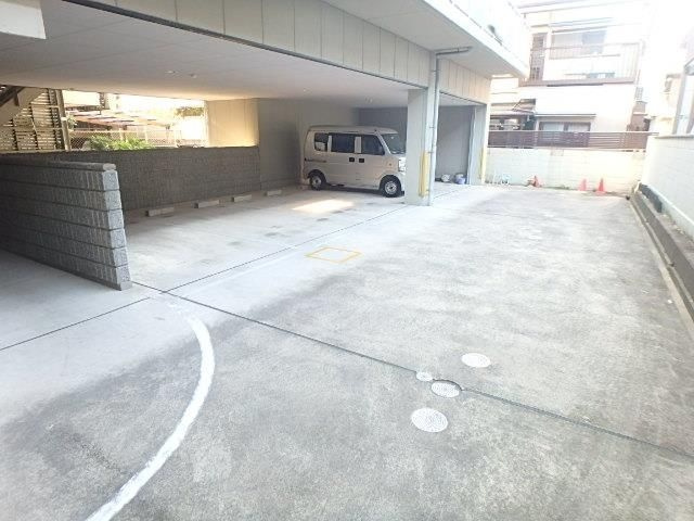 メルクマールＫの駐車場|駐車スペースもあります