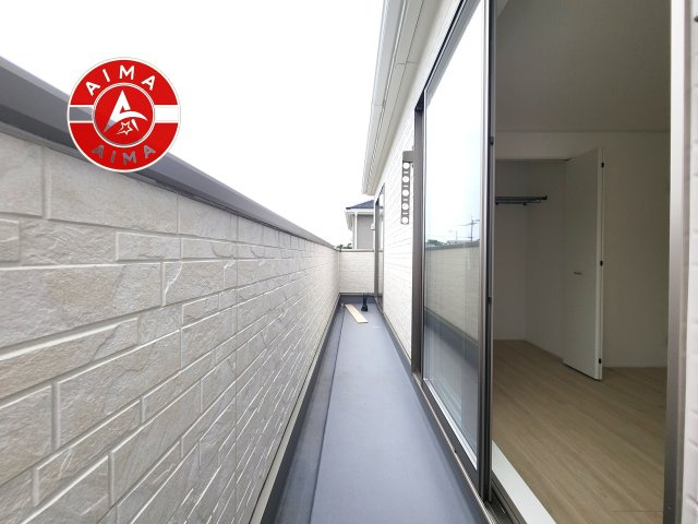 福岡市東区塩浜1丁目第6-3棟(3号棟)の外観：施工例|バルコニーに自分のこだわりをもたせる。120％自由自在のバルコニー。もちろんお洗濯物を干す、ゴミを一時保管するなどもおまかせください。バルコニーを多目的スペースとして考えてみましょう。