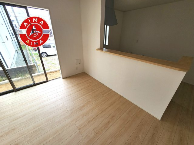 福岡市東区塩浜1丁目第6-3棟(3号棟)の内観：施工例|ダイニングとリビングのメリハリが付けやすい空間設計になっています。