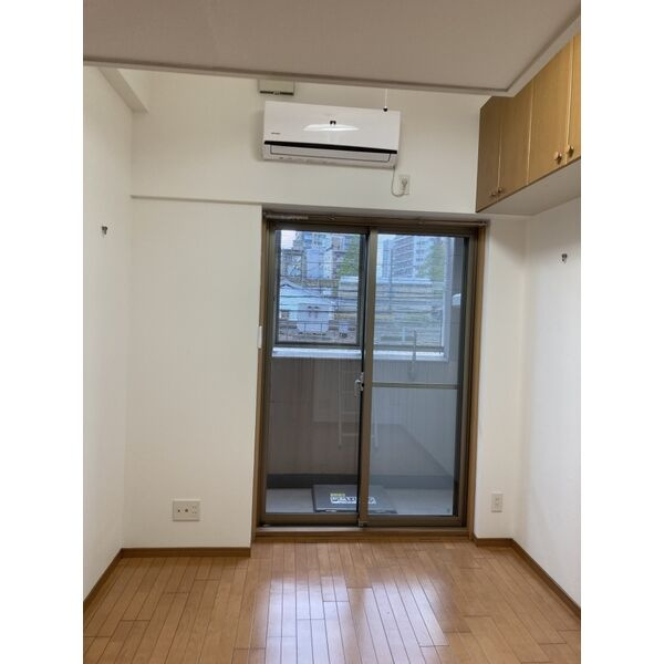 エステムコート梅田茶屋町デュアルスペースの居間・リビング