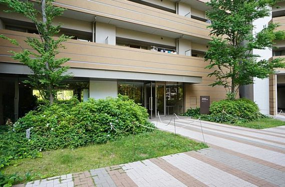 エスティメゾン豊洲レジデンスAのエントランス|ゆとりのあるエントランスです