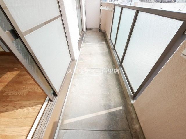 クレセントマンションのバルコニー