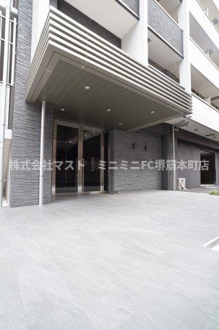大阪市北区浮田２丁目の賃貸マンションのエントランス