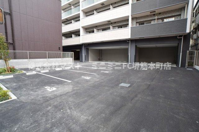 大阪市北区浮田２丁目の賃貸マンションの駐車場