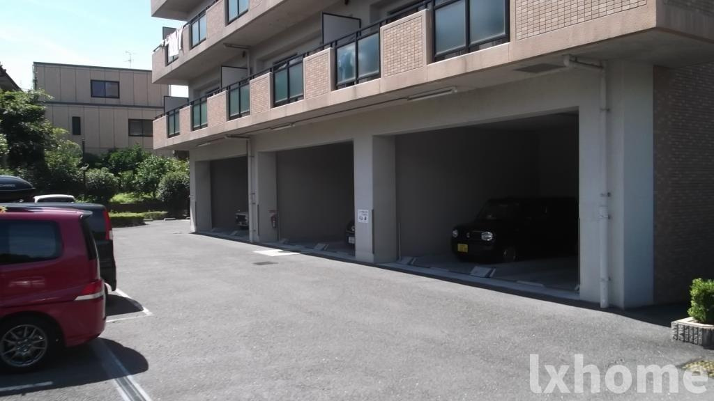 カモミール・ブランの駐車場