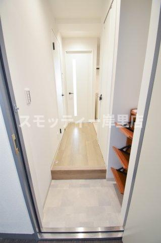 Acht HIK Residence 南住吉の玄関