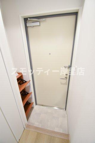 Acht HIK Residence 南住吉の玄関