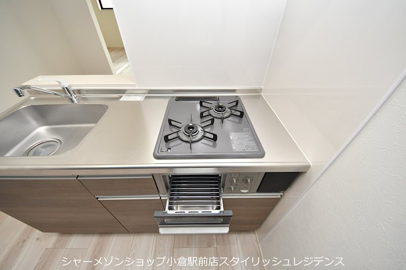 BRAVE BASE三萩野のキッチン