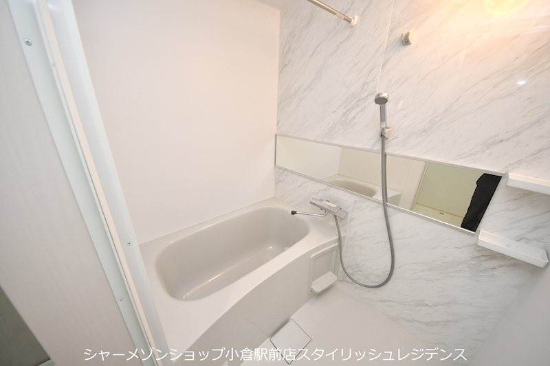 BRAVE BASE三萩野の浴室