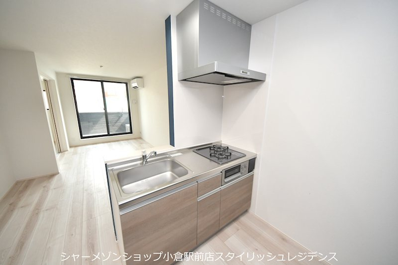 BRAVE BASE三萩野のキッチン