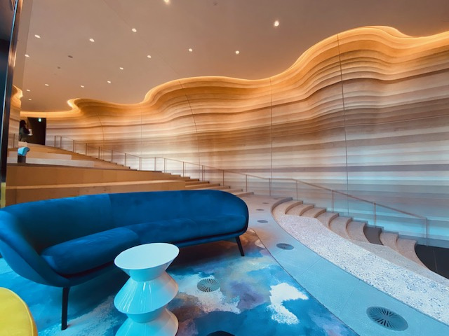 【共用施設 ROOF TOP LOUNGE】53階、54階の二層吹き抜け空間にあるラウンジ