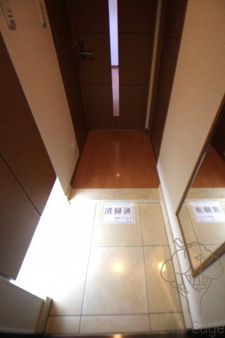 リーガル西天満Ⅲの玄関
