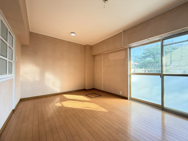 松が丘住宅9号棟の居間・リビング