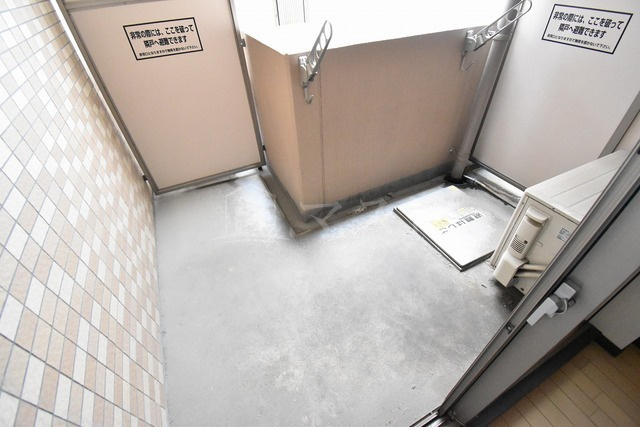 大阪市中央区松屋町の賃貸マンションのバルコニー