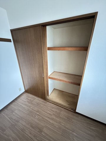 大阪市浪速区立葉１丁目の賃貸マンションの収納