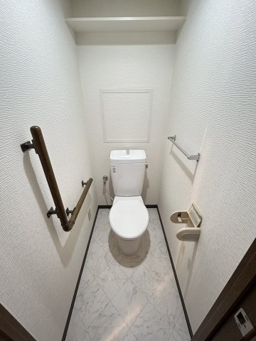 大阪市浪速区立葉１丁目の賃貸マンションのトイレ