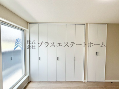 【収納】 | 長田区菅原通2丁目 | 居室にはクローゼットを完備♪自由度の高い家具の配置が叶うシンプルな空間です♪