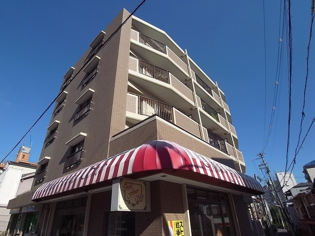 井本マンションの外観