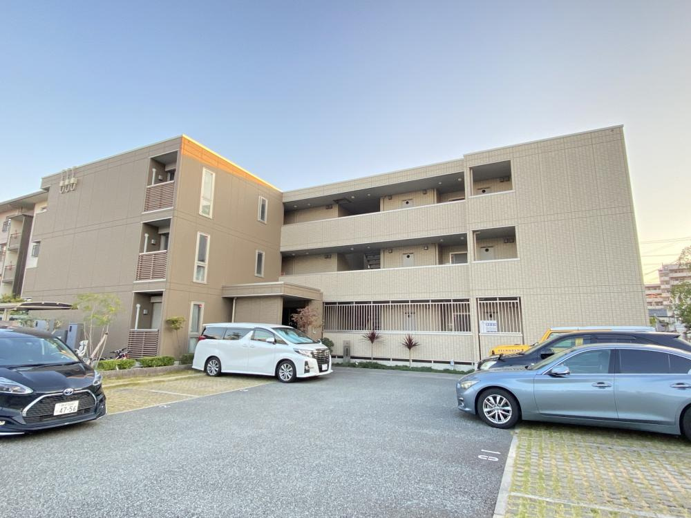 Rena　Court