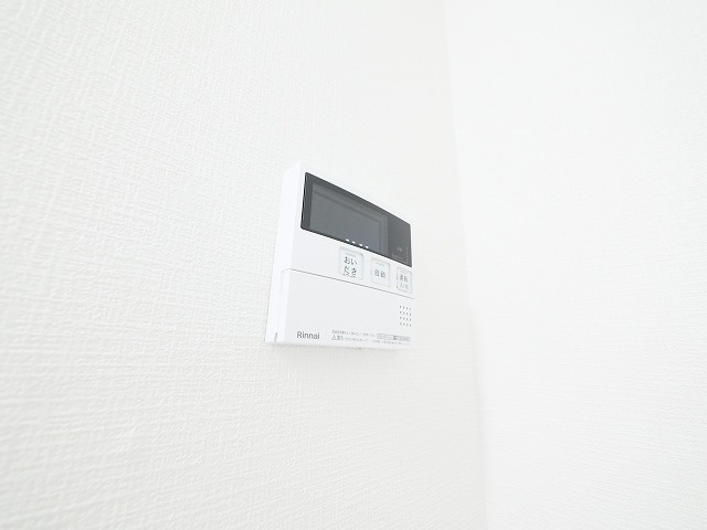 奈良市朱雀6丁目戸建ての設備|給湯リモコンです