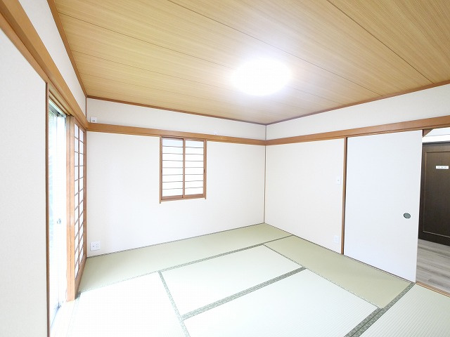 奈良市朱雀6丁目戸建ての和室|フローリングだけでなく、和室もあります