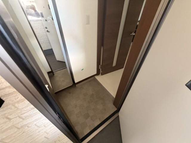 ポラリス摂津L棟の玄関