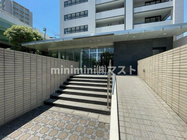 メゾン・ド・ヴィレ大阪城公園前のエントランス