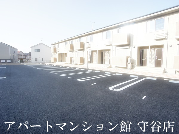サンモールAの駐車場