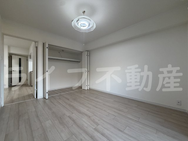 シャトー第3八戸の里の寝室|落ち着いて過ごせるお部屋なので、寝室にいかがでしょうか