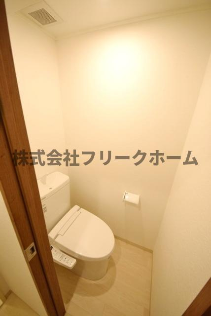 三鷹市井の頭１丁目の賃貸マンションのトイレ