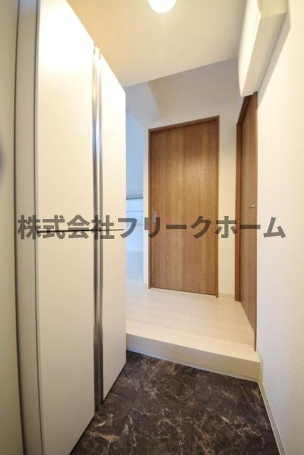 三鷹市井の頭１丁目の賃貸マンションの玄関