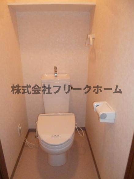 三鷹市下連雀４丁目の賃貸マンションのトイレ