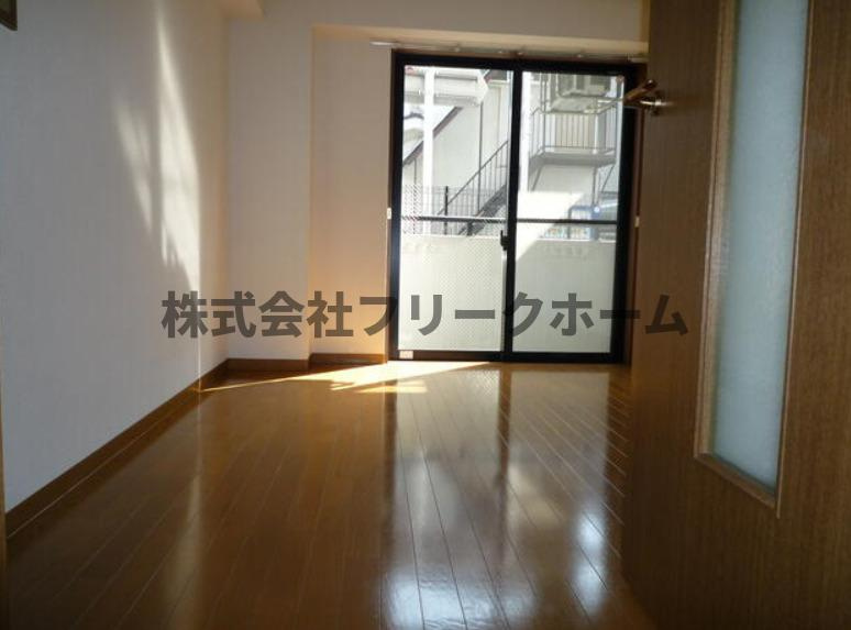 三鷹市下連雀４丁目の賃貸マンションの居間・リビング