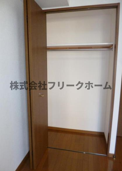 三鷹市下連雀４丁目の賃貸マンションの収納