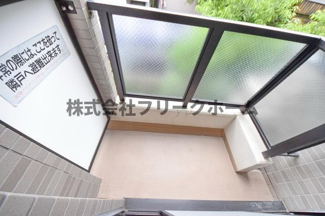三鷹市下連雀４丁目の賃貸マンションのバルコニー
