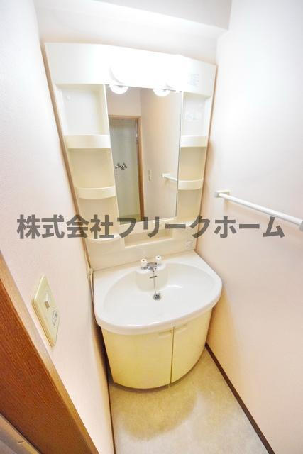 三鷹市下連雀４丁目の賃貸マンションの洗面所