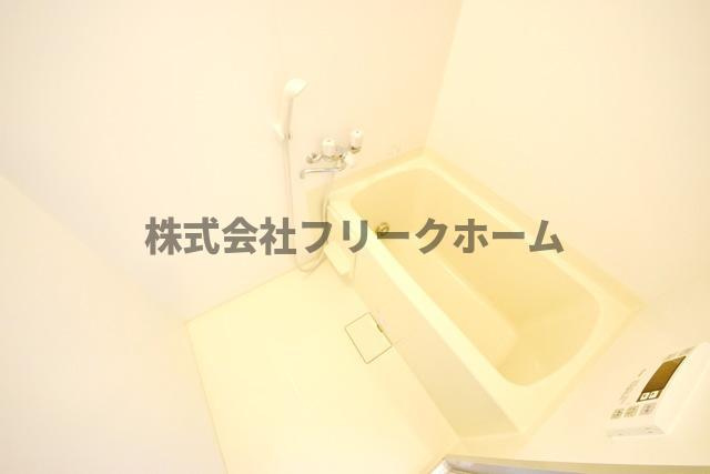 三鷹市下連雀４丁目の賃貸マンションの浴室