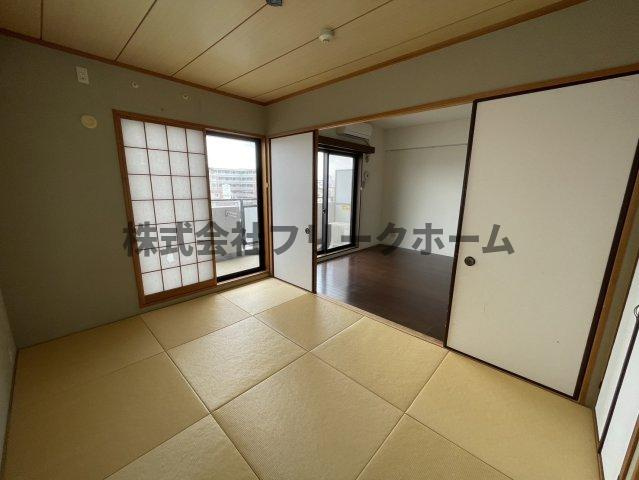 三鷹市下連雀７丁目の賃貸マンションの寝室