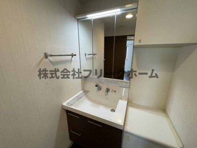 三鷹市下連雀７丁目の賃貸マンションの独立洗面台