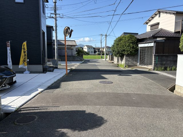 LiveleGarden.s小倉南区上曽根第三の前面道路含む現地写真