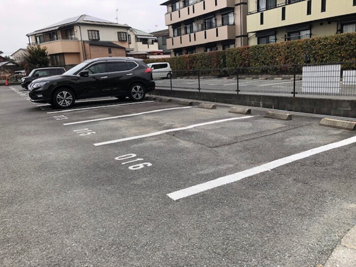 セジュール未来 Ⅱ A棟の駐車場|駐車場完備です