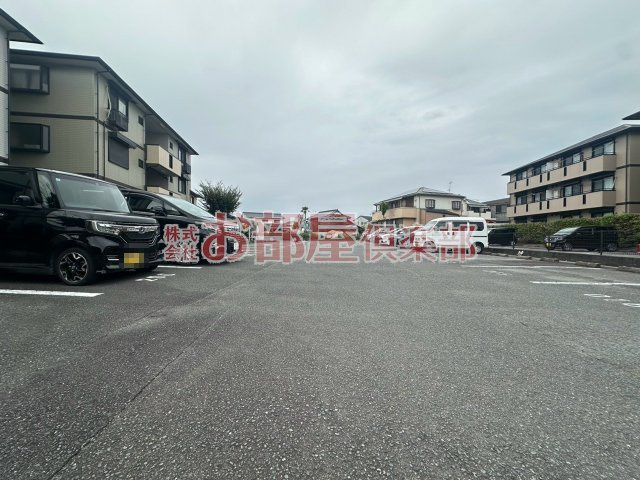 セジュール未来 Ⅱ A棟の駐車場|駐車場完備です