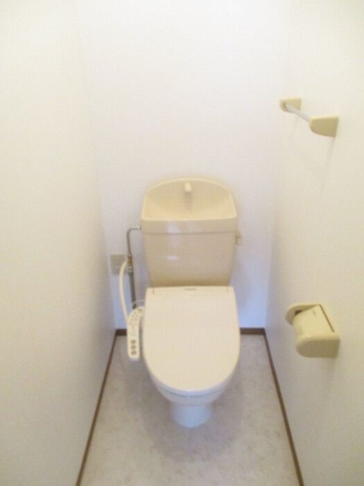 セジュール未来 Ⅱ A棟のトイレ|落ち着いたトイレです