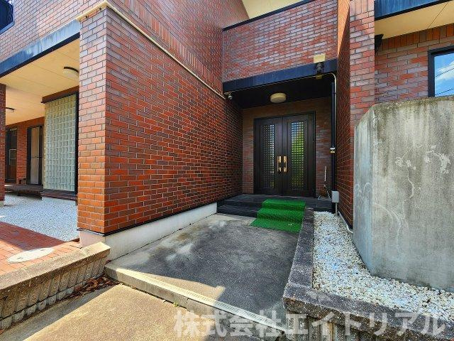 安城市安城町社口堂　貸店舗・事務所の玄関