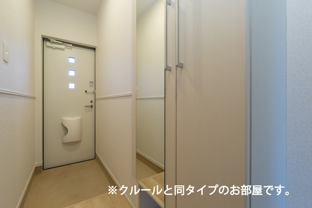 フォーリーフ　クローバーズのシャワールーム|シューズボックス付きの玄関です★
