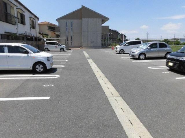 ベルネージュⅡの駐車場|平置き駐車場♪