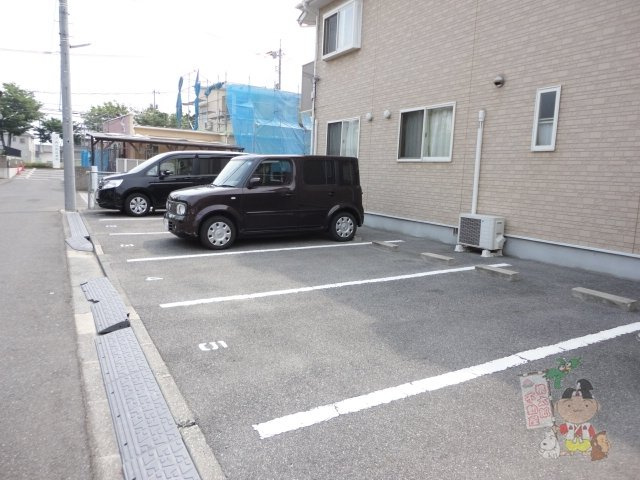 フレンド浜の駐車場