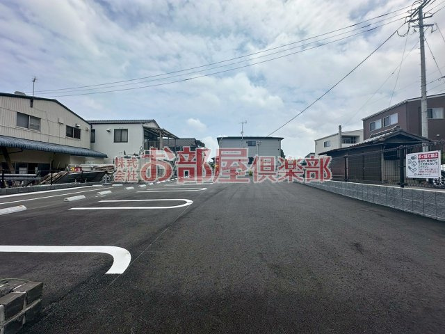 ピエモンテ　愛宕の駐車場|駐車スペースもあります