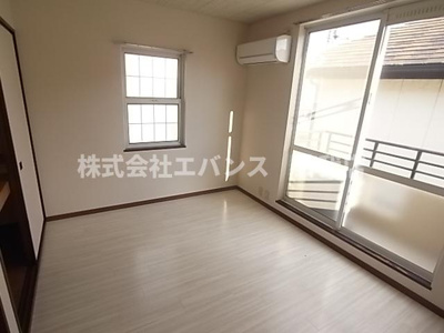 【居間・リビング】 | コーポヨシトミ | おしゃれな居間です