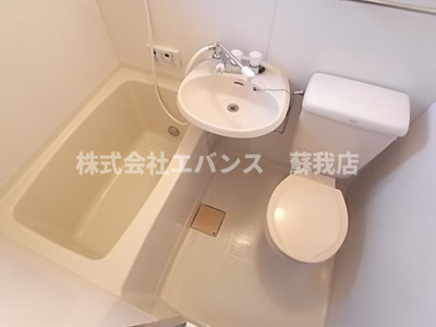 【浴室】 | コーポヨシトミ | ゆったり過ごせるお風呂です